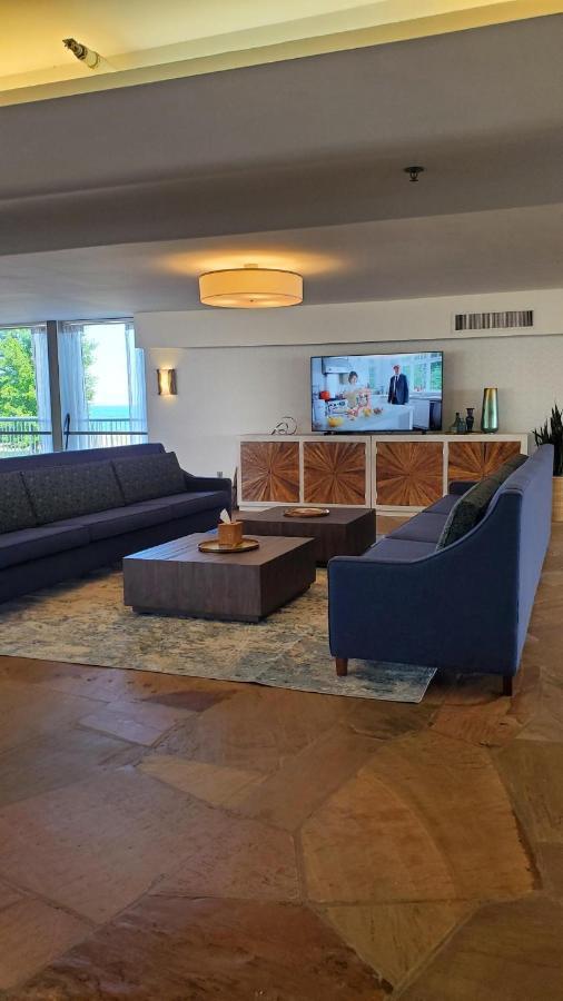 Illinois Beach Hotel Zion Екстериор снимка