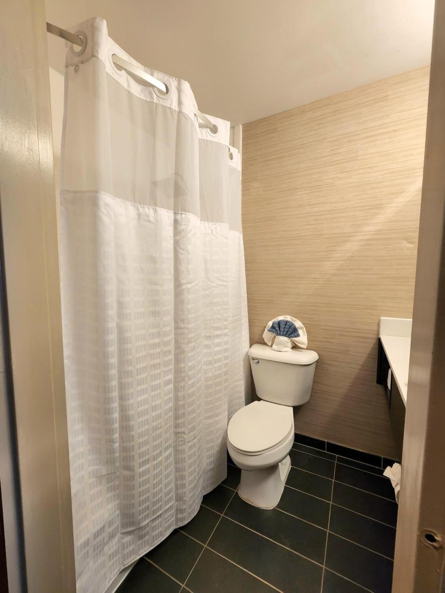 Illinois Beach Hotel Zion Екстериор снимка